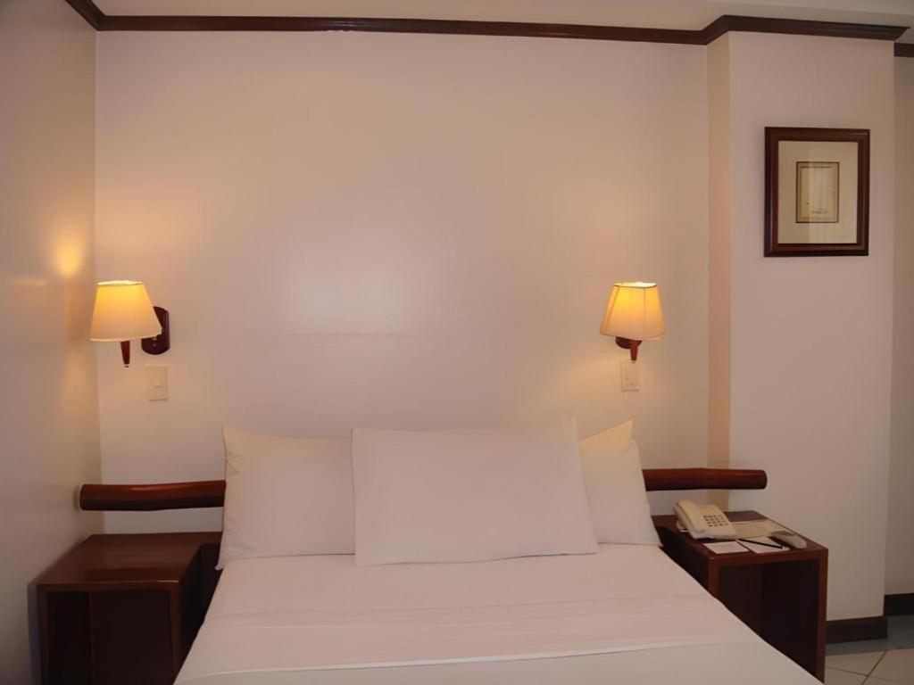 Soledad Suites Panglao Eksteriør billede
