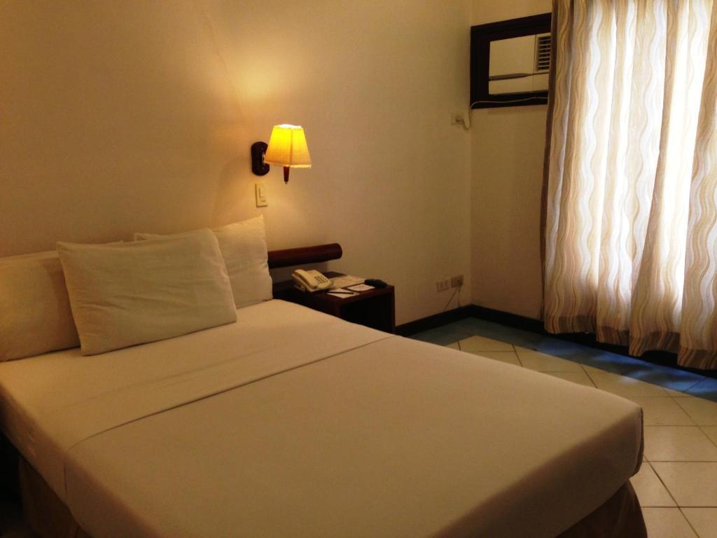 Soledad Suites Panglao Eksteriør billede
